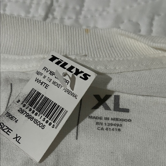 White Disney NEFF Mickey Mouse red rose w/blue and purple - Picture 4 of 6